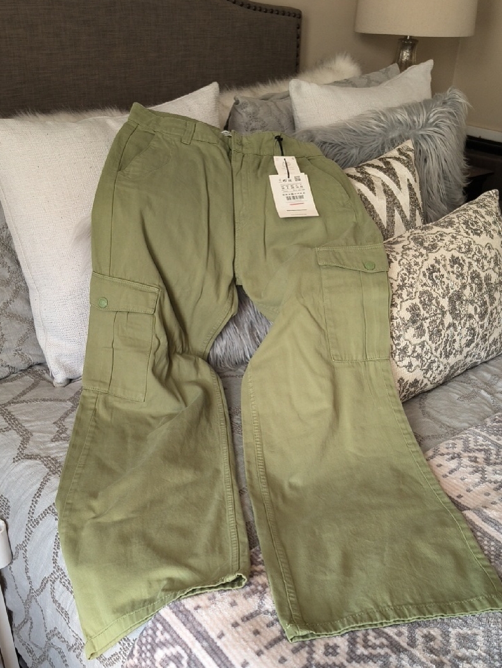 Pull&Bear Light Olive Cargo Pants
